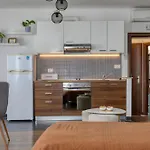& 72 Апартаменти *