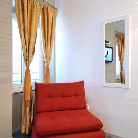 Apartment & 72 *